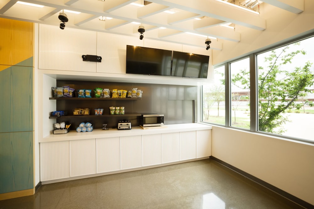Aloft Austin Airport - photo 31