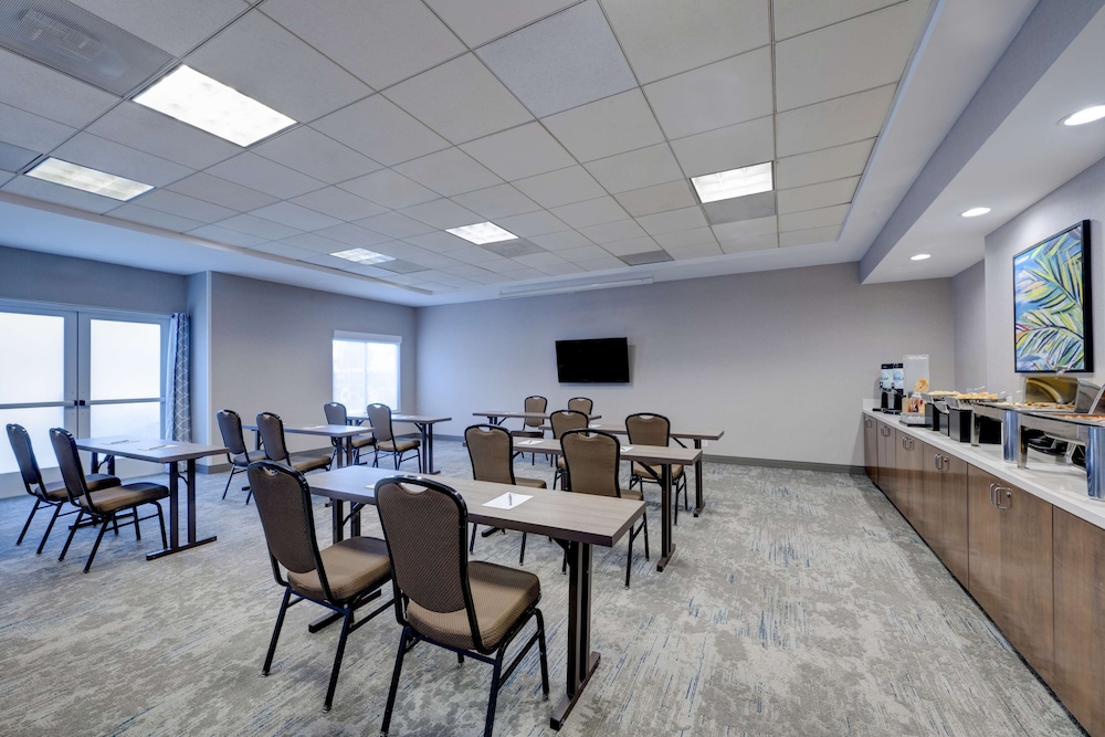 Hilton Garden Inn Anaheim Garden Grove - photo 26