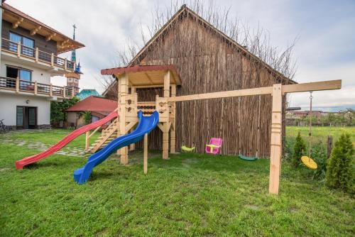 La Conacul Vesel Săpânța — Sapanta — photo 3
