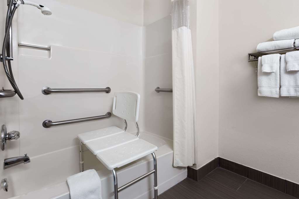 Baymont by Wyndham Waterloo - photo 16
