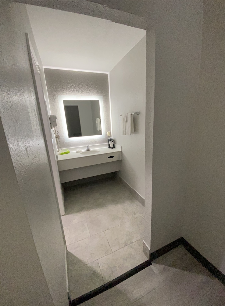 La Quinta Inn by Wyndham Tyler - photo 19