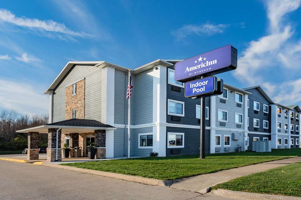 AmericInn by Wyndham Quincy - featured photo