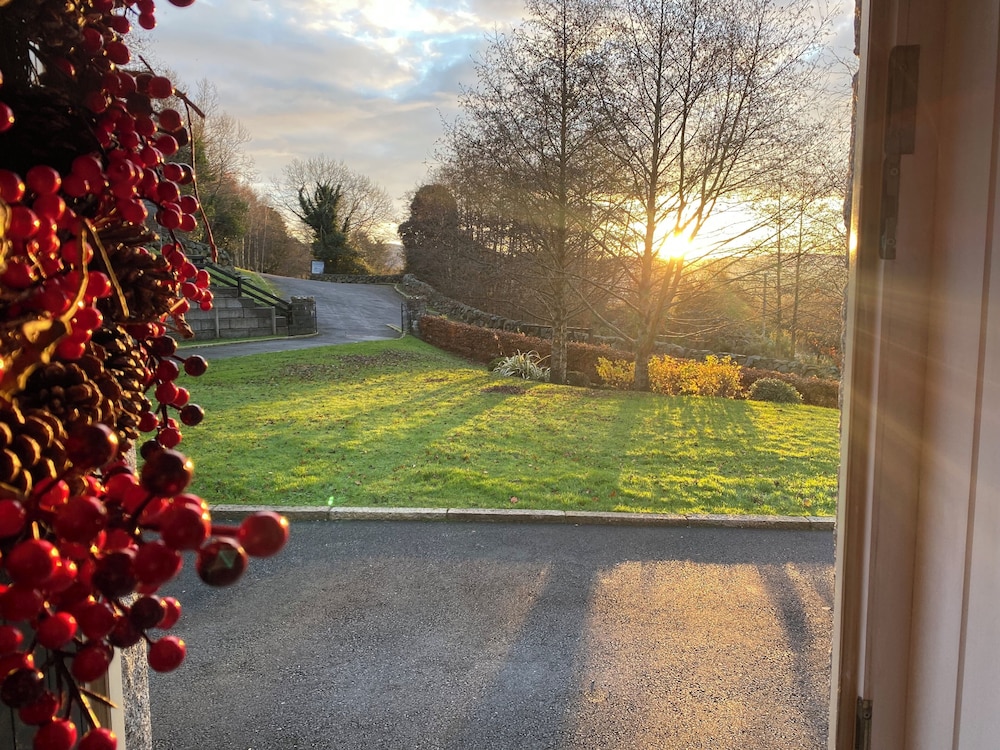 Rostrevor Valley House Mountainside Hot Tub View — 4-Star Luxury Hotel in Newry, United Kingdom
