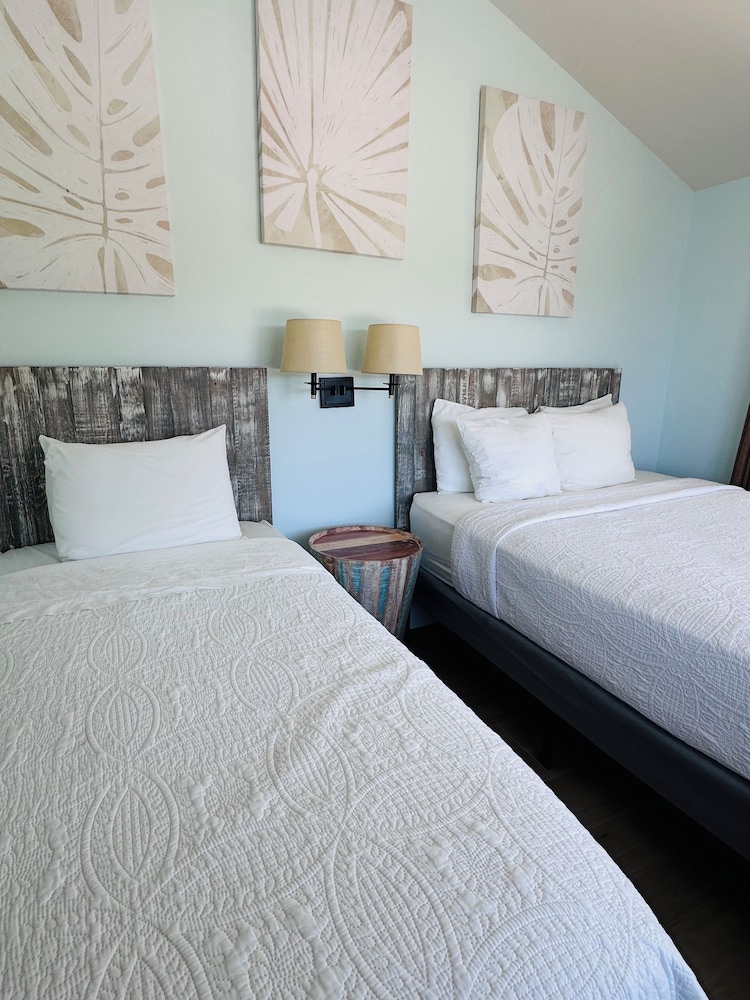 Ragged Edge Resort & Marina - photo 28