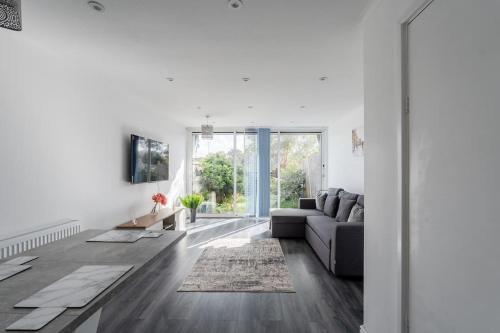Karazo LTD Luxurious contractor friendly 2 bed in Croydon — Croydon — photo 2