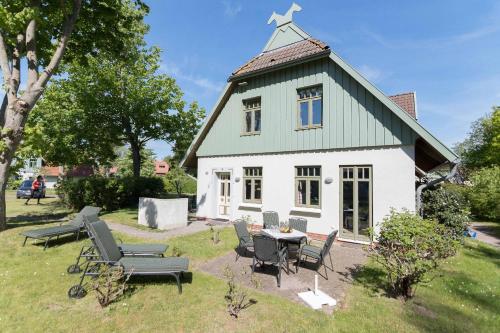 Ferienhaussiedlung Strandperlen Sanddornhof 7c — carbon neutral stay, Wustrow