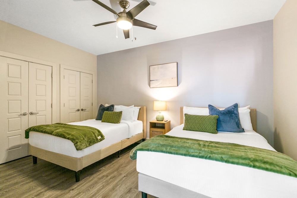 Mardi Gras Suites NOLA's 4BR Elegance - photo 50