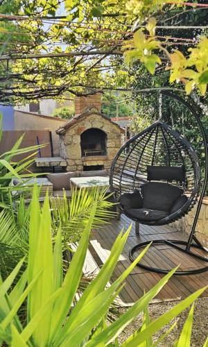 Holiday Place Veli Dvor vacation house with private garden in old town Punat — 4-Star Luxury Hotel in Punat, Croatia