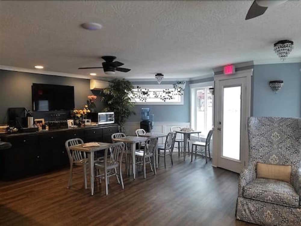 The Waldport Inn - photo 27