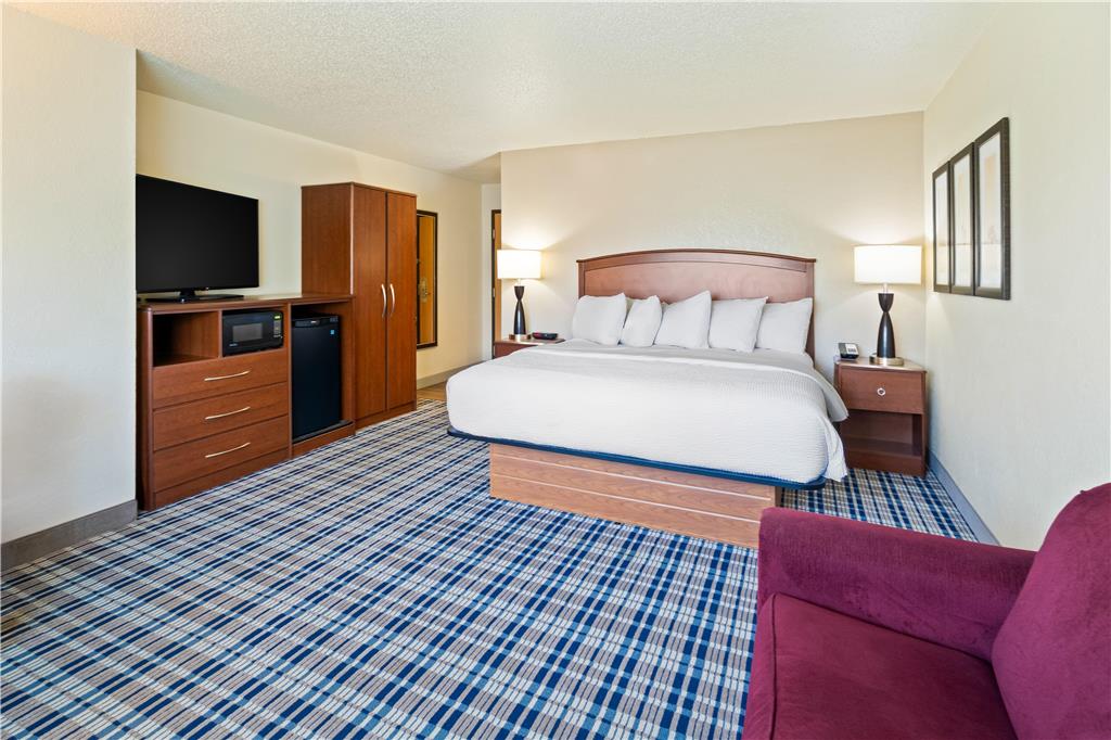 AmericInn by Wyndham Dickinson - photo 17
