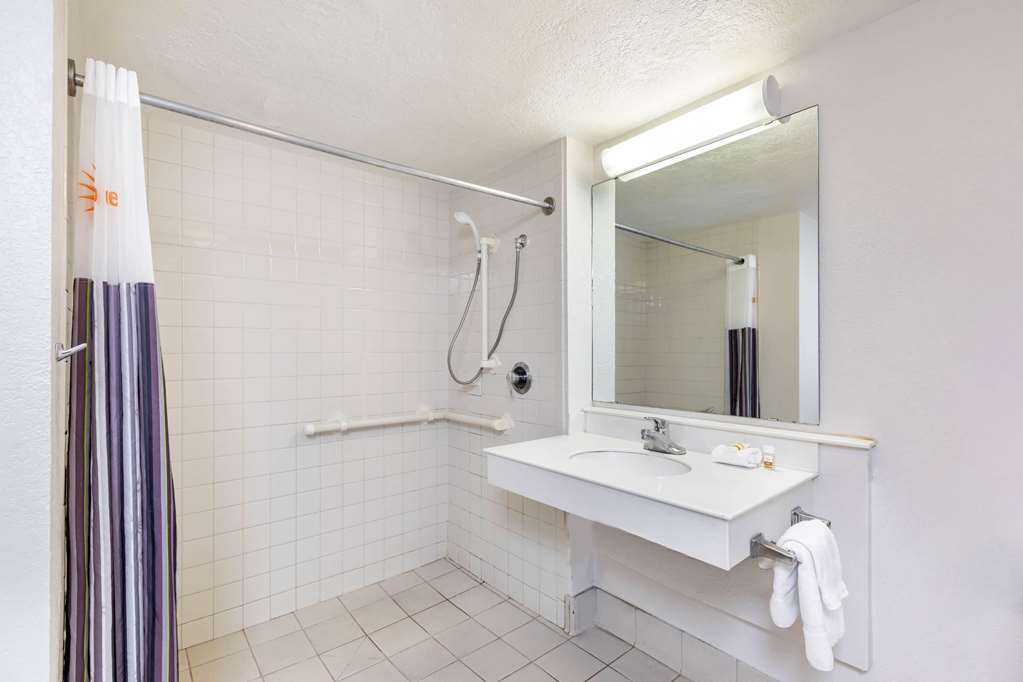 La Quinta Inn by Wyndham El Paso West - photo 6
