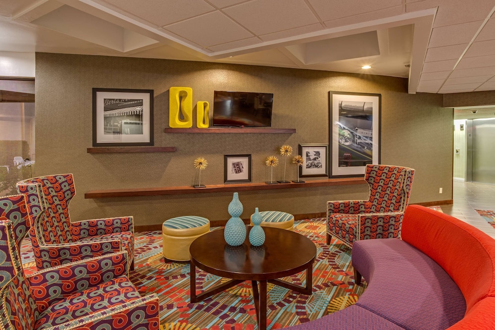 Hampton Inn Daytona Speedway - photo 6