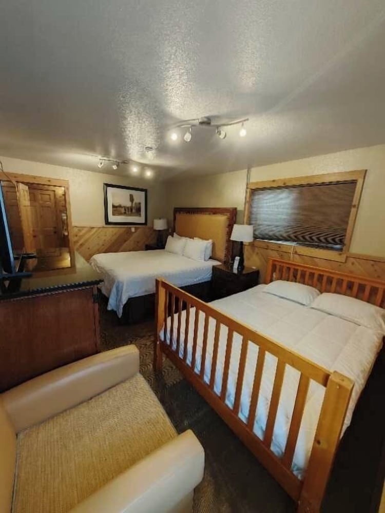 Wagon Wheel Hotel - photo 32