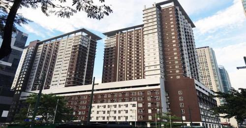 1BR unit in central BGC - last minute hotel in Manila