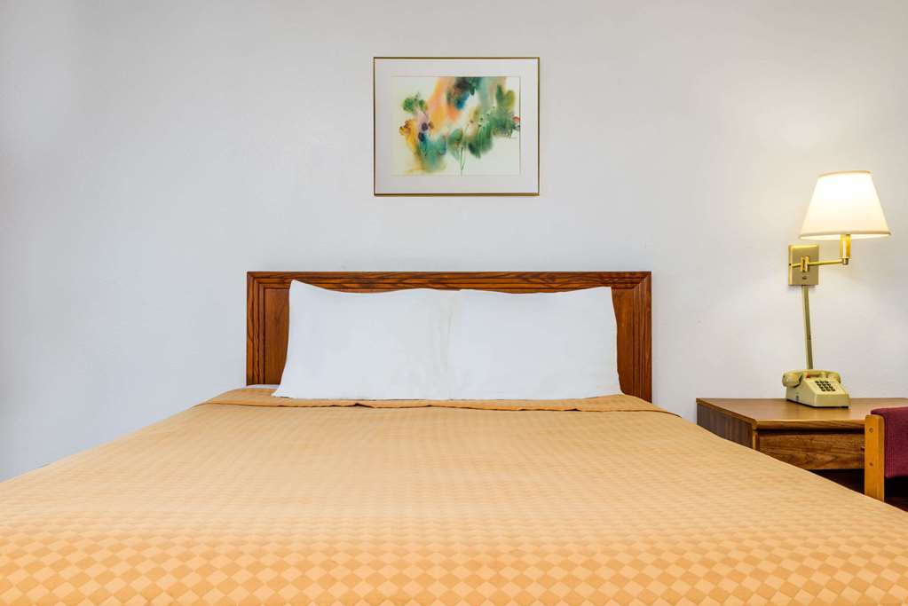 Days Inn by Wyndham Mt. Sterling - photo 9
