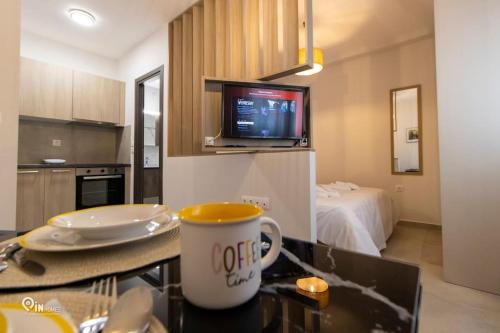 Apollon Premium Studio Near Metro Athens — 4-Star Luxury Hotel in Athens, Greece