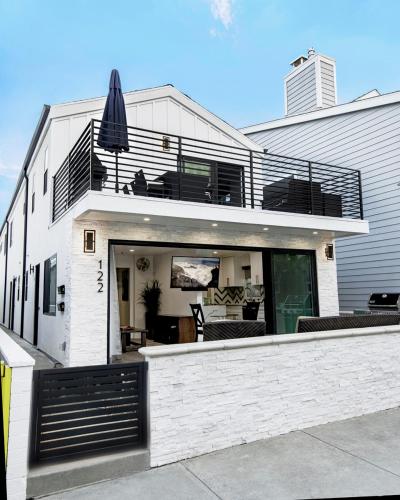 3 Bedrooms in Newport Beach, United States