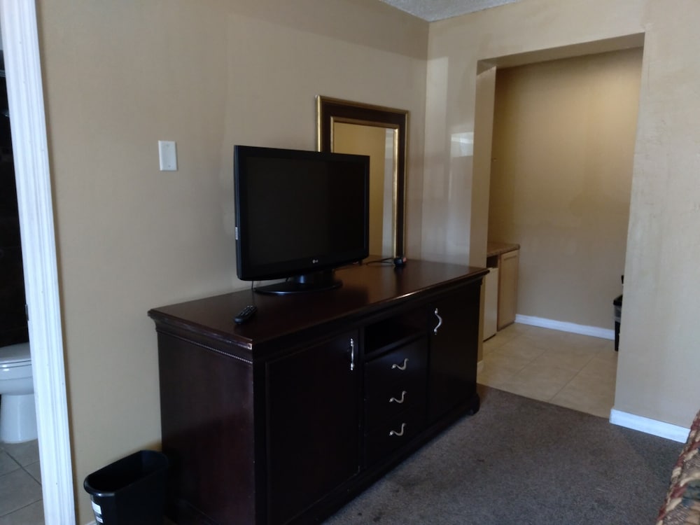 Budget Lodge of Mount Dora - photo 9