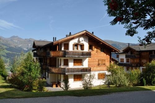 Penthouse Apartment Sez Ner — 4-Star Luxury Hotel in Domat, Switzerland
