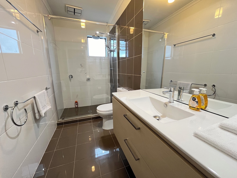Tasha's Apartment on Masterdale — 4-Star Luxury Hotel in Woodville, Australia