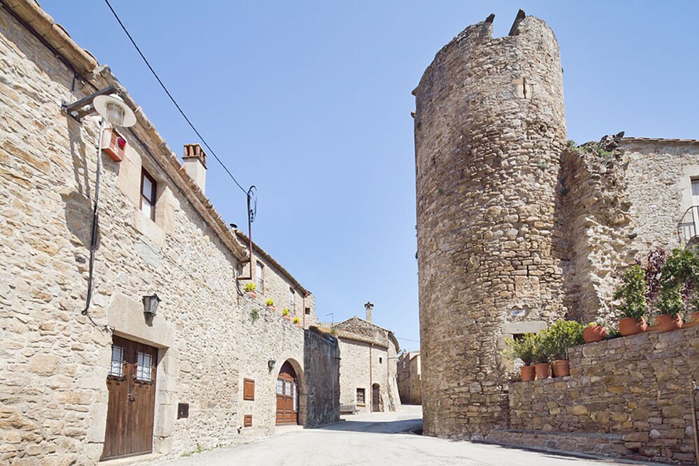 Costa Brava House — 4-Star Luxury Hotel in Ullastret, Spain