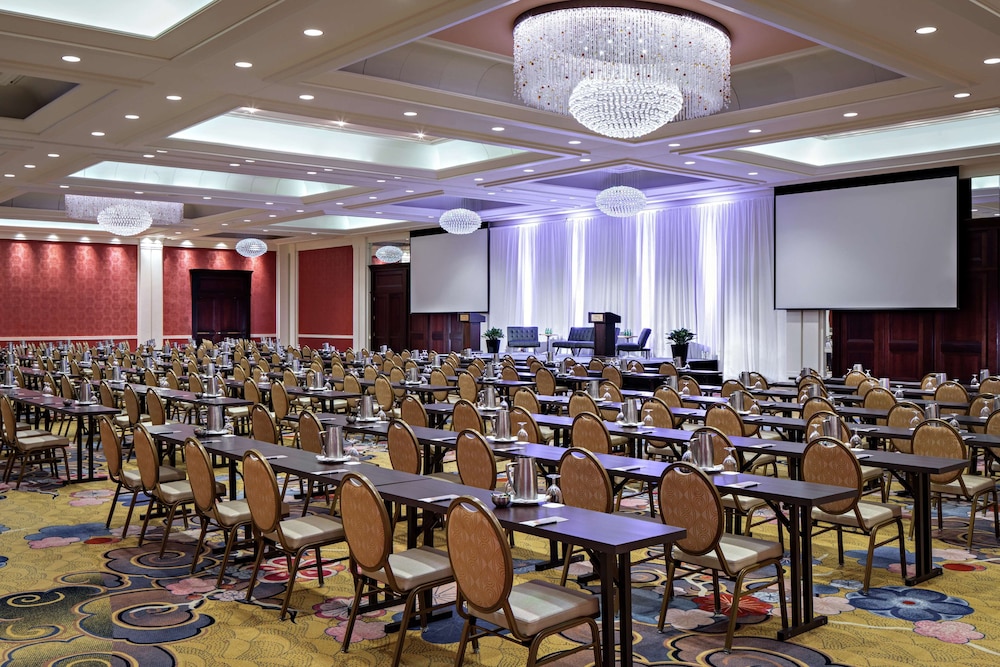 Amway Grand Plaza Curio Collection by Hilton - photo 92