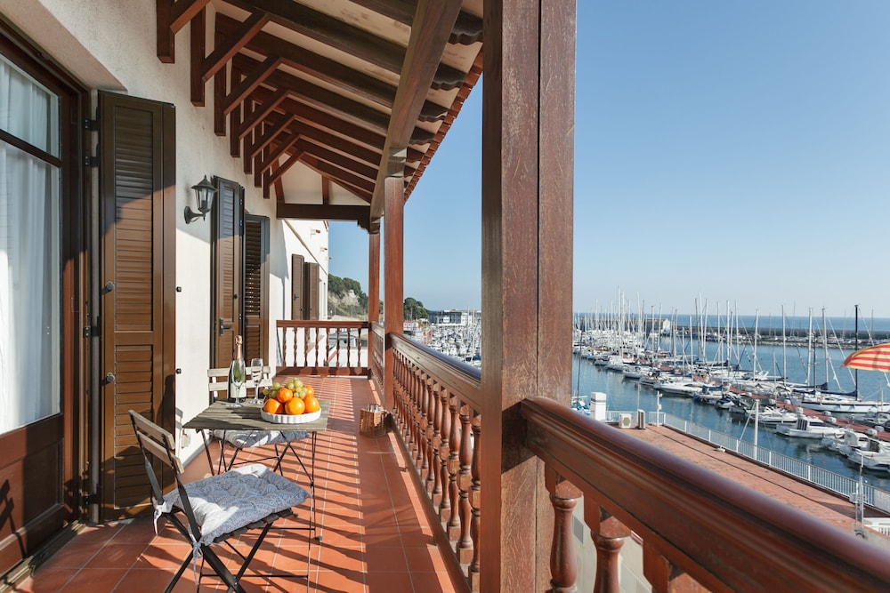 Apartment Arenyslux 8346318 — Arenys De Mar