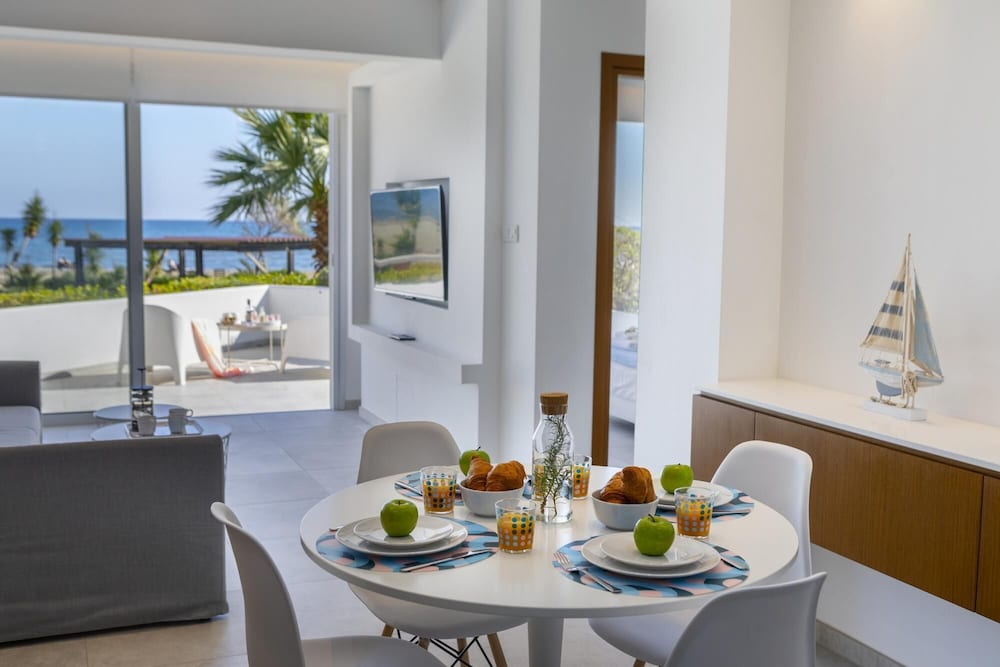 Mackenzie Castella Beachfront Suite — 4-Star Luxury Hotel in Larnaca, Cyprus