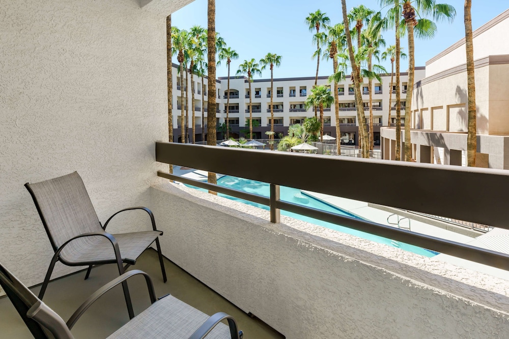 Hilton Phoenix Airport - photo 36