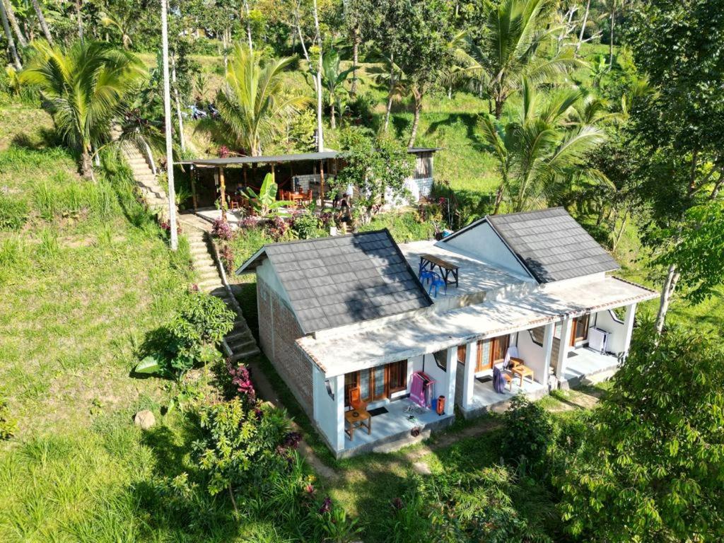 Tetebatu Fullmoon - carbon neutral hotel in Unknown City