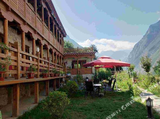 Jiamolinka Folk Hotel in Zhanggu, People's Republic of China