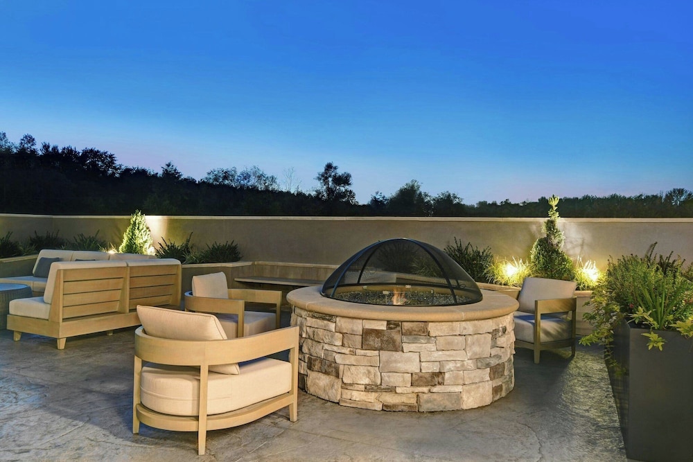 Courtyard by Marriott Hamilton - photo 27