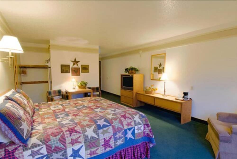 Covered Wagon Motel - photo 36