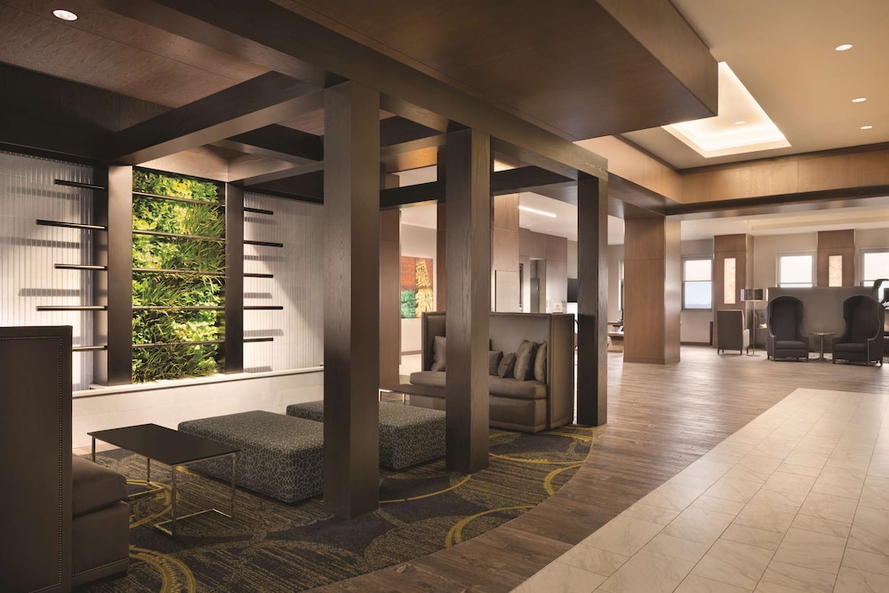 Embassy Suites By Hilton Pittsburgh Downtown - photo 4