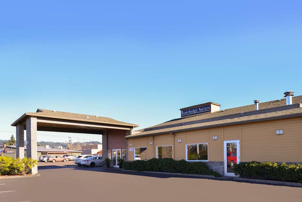 Travelodge Suites by Wyndham Newberg - photo 2