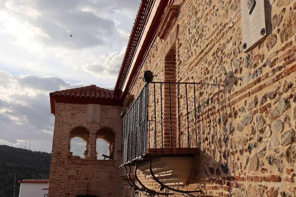 Hotel Palacio Conde del Álamo in Aroche, Spain