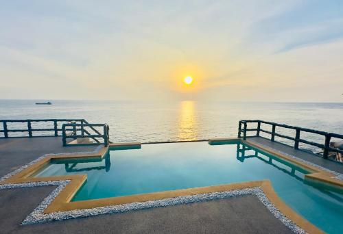 Ocean Front Apartments — 4-Star Luxury Hotel in Koh Tao, Thailand