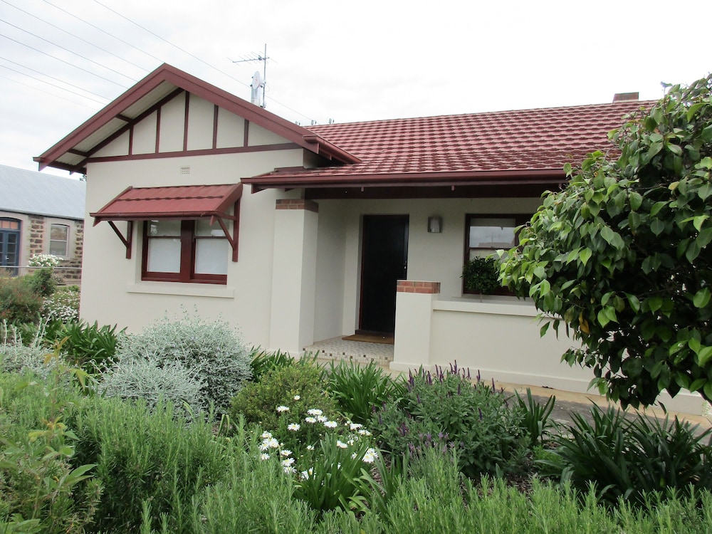 Mataro Cottage — 4-Star Luxury Hotel in Tanunda, Australia