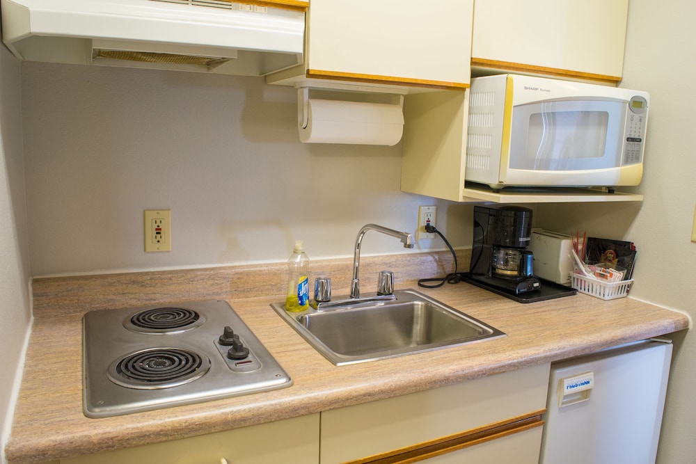 Cascade Creek Inn & Charters - photo 6