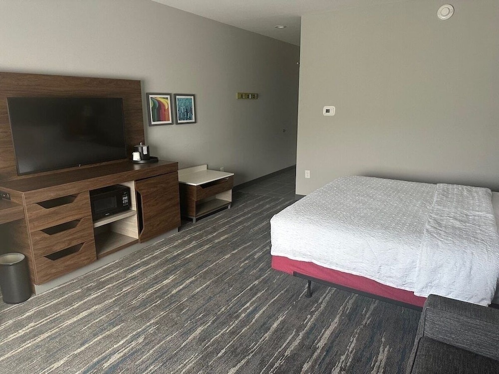 Hampton Inn & Suites by Hilton Ruskin I 75 - photo 28