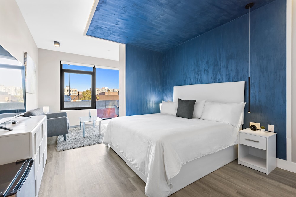 Global Luxury Suites at The Arches - photo 34
