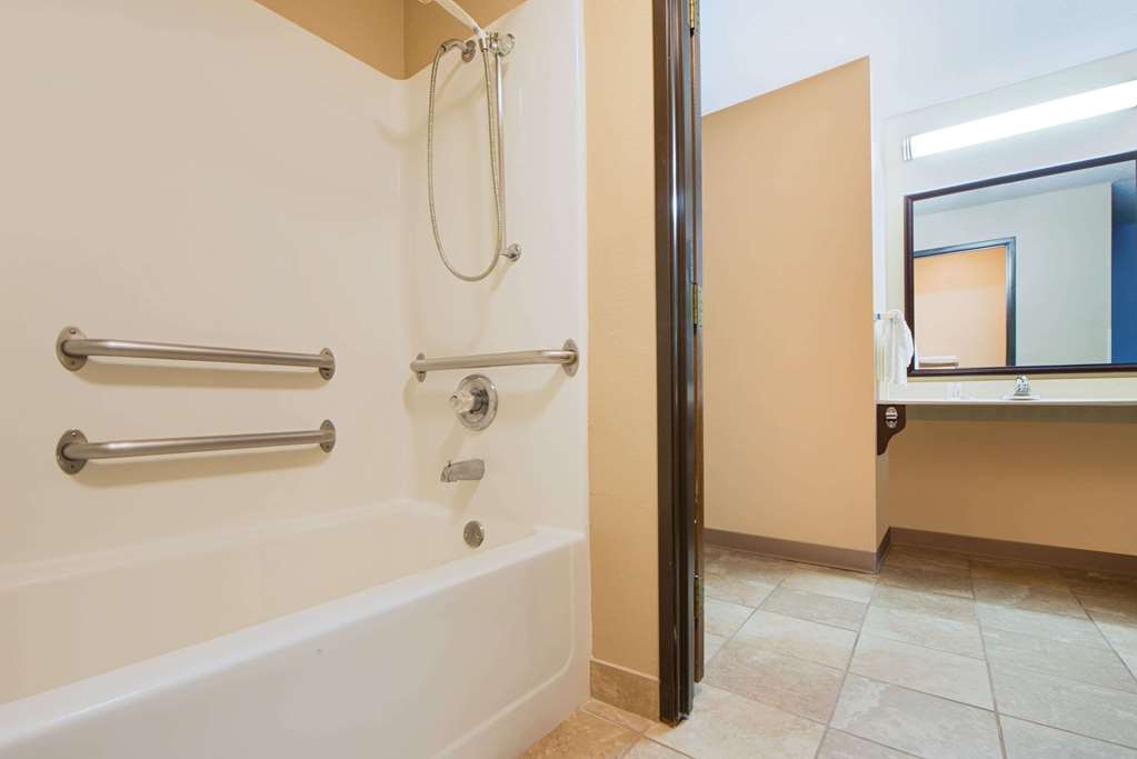 Super 8 by Wyndham Fairfield - photo 6