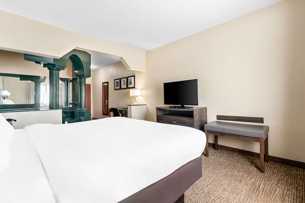 Comfort Suites near Robins Air Force Base - photo 20