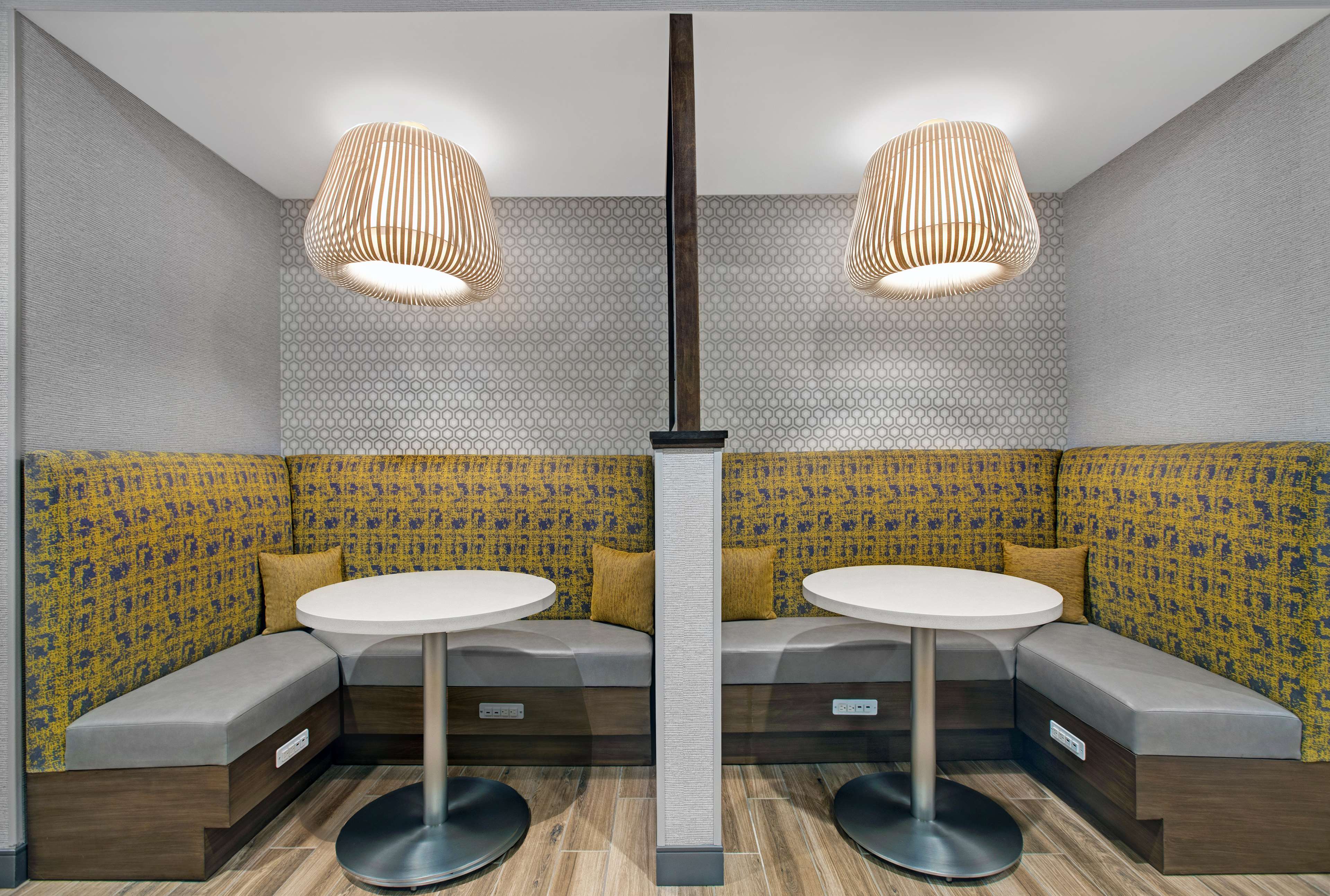 Hampton Inn & Suites Farmers Branch Dallas - photo 10