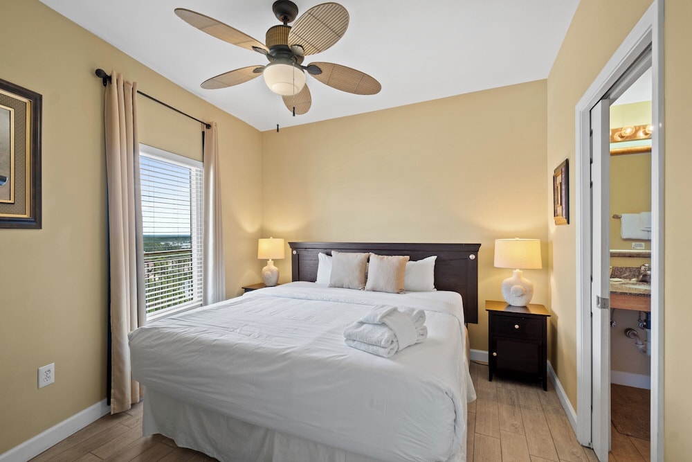 Splash Beach Resort by Book That Condo - photo 31