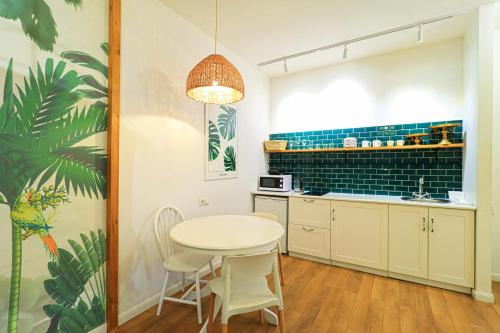 Unique and Beautiful 1BR Apt in Historic Tbilisi by Wehost