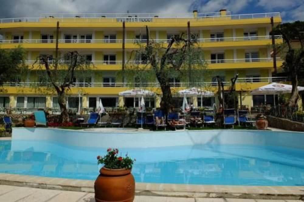 Hotel Internazionale — hotel in Torri Del Benaco