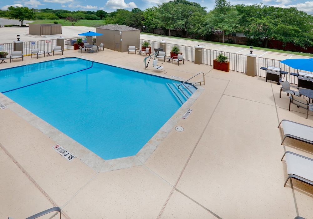 Holiday Inn Express and Suites San Antonio NW near - photo 25