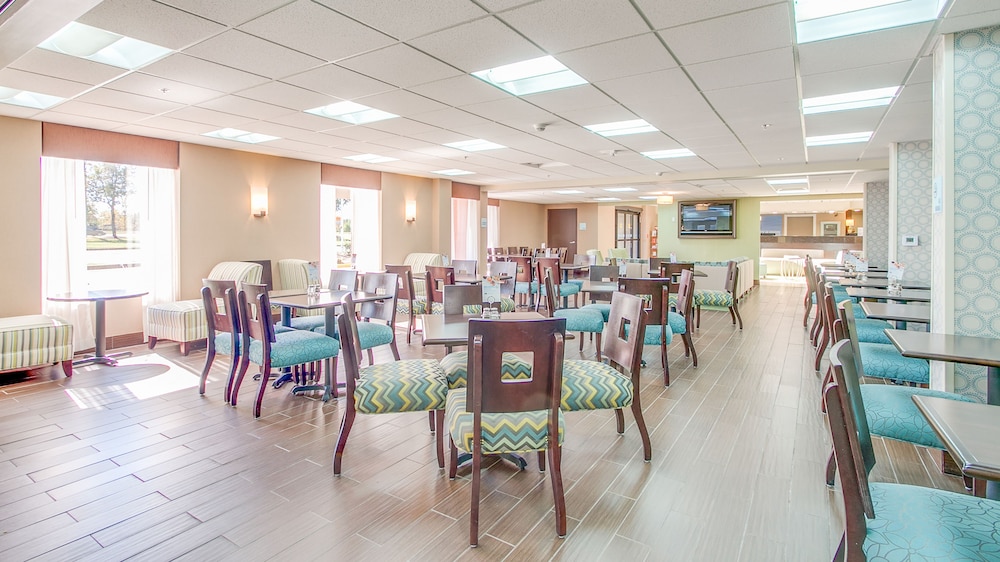 Holiday Inn Express Richmond Midlothian Turnpike by IHG - photo 12