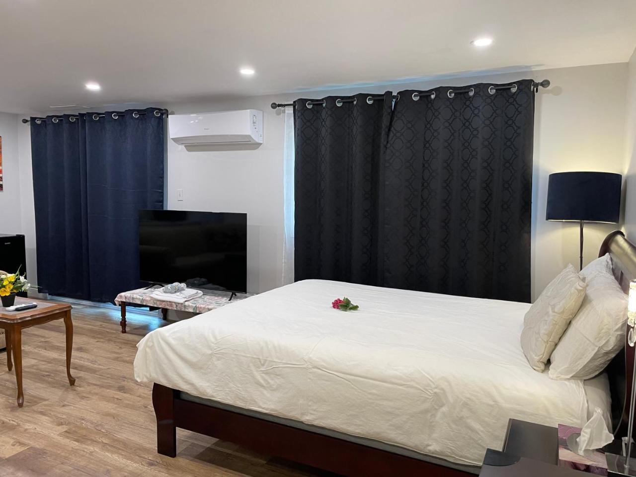 Quiet And Private Bachelor Unit — 4-Star Luxury Hotel in Halifax, Canada